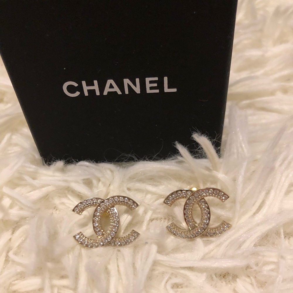 Chanel Earring (Free YSL Lipstick)